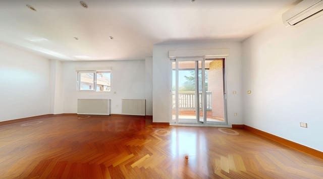 Apartamento de 5 habitaciones en Aravaca, Madrid ciudad en venta - 995.000 € (Ref: 10054548)