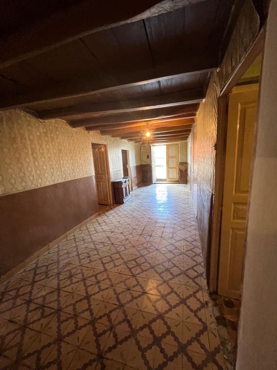 5 bedroom Finca/Country House for sale in Cubillas de los Oteros - € 43,000 (Ref: 10054559)
