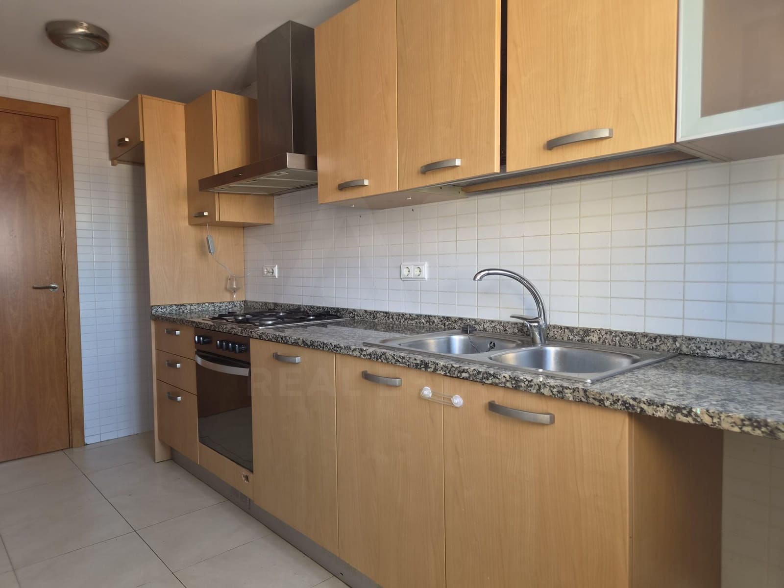 4 sypialnia Apartament na sprzedaż w Miasto Barcelona z garażem - 294 500 € (Ref: 10057368)