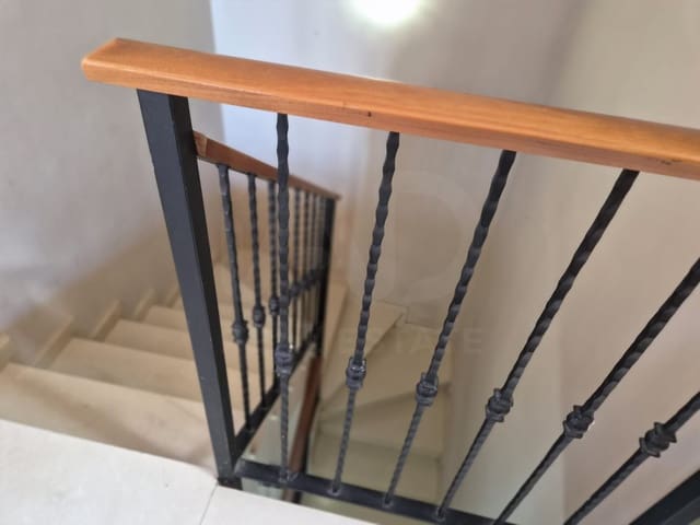 4 sypialnia Apartament na sprzedaż w Miasto Barcelona z garażem - 294 500 € (Ref: 10057368)
