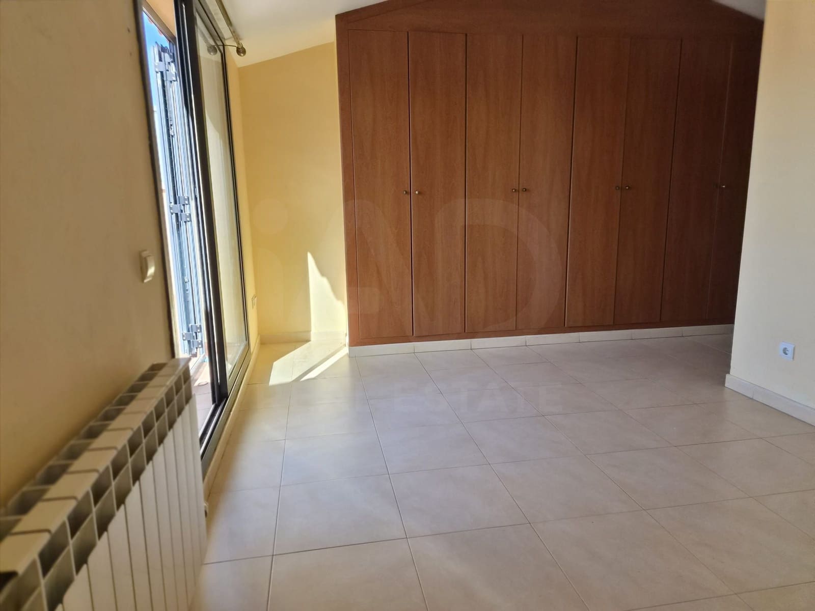 4 sypialnia Apartament na sprzedaż w Miasto Barcelona z garażem - 294 500 € (Ref: 10057368)