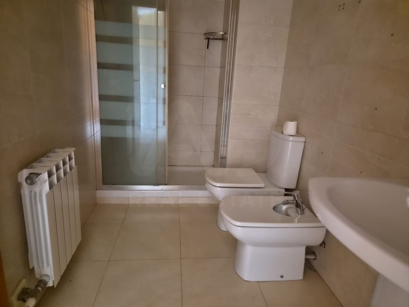 4 sypialnia Apartament na sprzedaż w Miasto Barcelona z garażem - 294 500 € (Ref: 10057368)