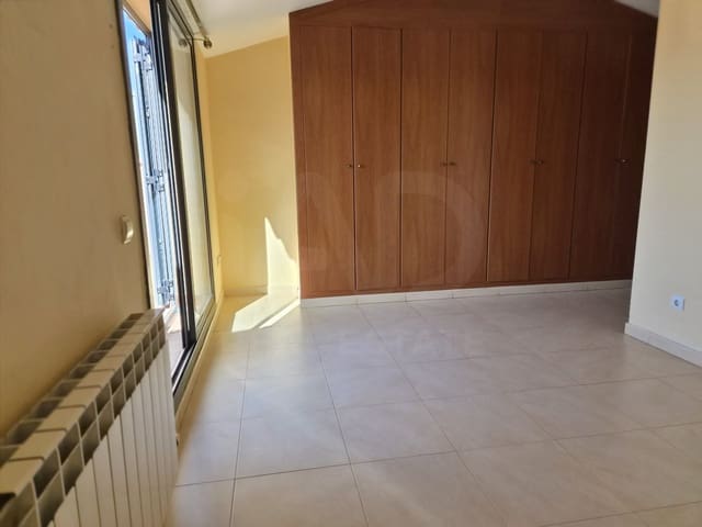 4 sypialnia Apartament na sprzedaż w Miasto Barcelona z garażem - 294 500 € (Ref: 10057368)