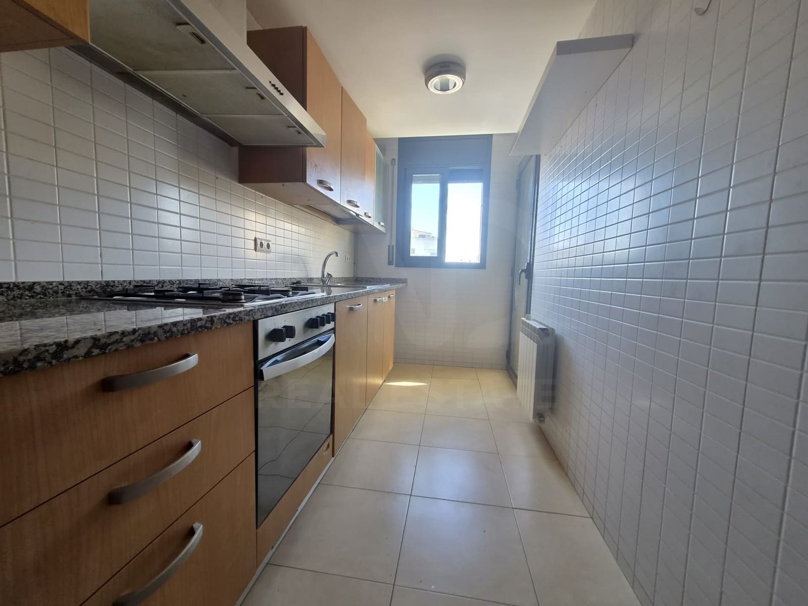 4 sypialnia Apartament na sprzedaż w Miasto Barcelona z garażem - 294 500 € (Ref: 10057368)