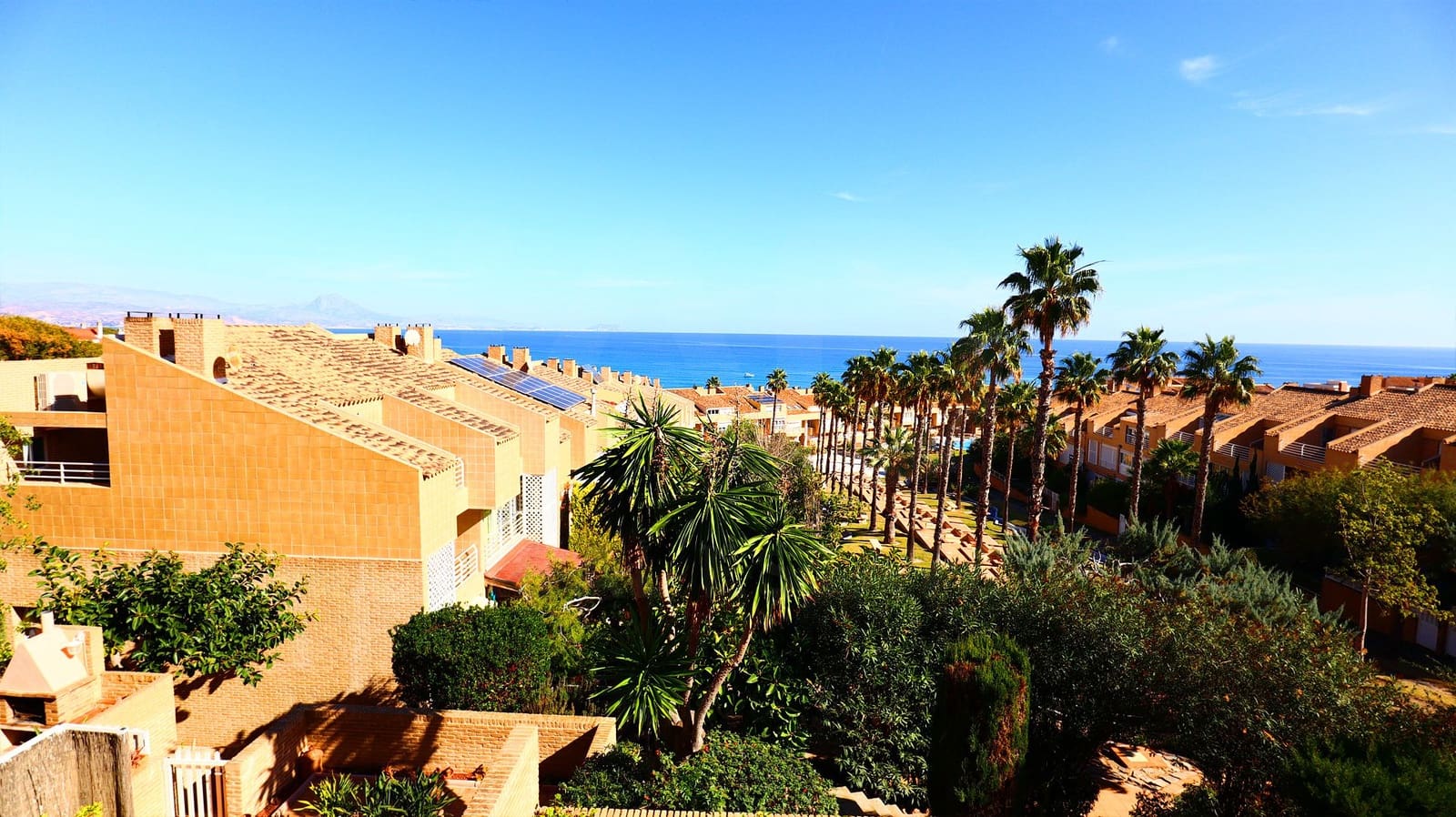 5 quarto Moradia em Banda para venda em Alicante cidade com piscina garagem - 875 000 € (Ref: 10057373)