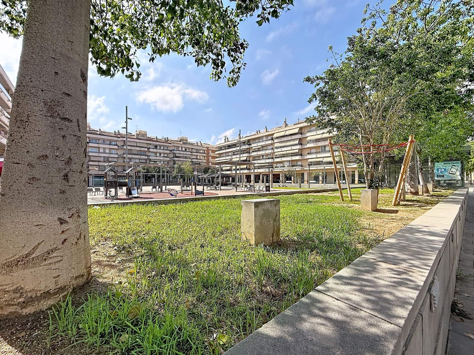 4 bedroom Apartment for sale in Vilanova i la Geltru - € 320,000 (Ref: 10057888)