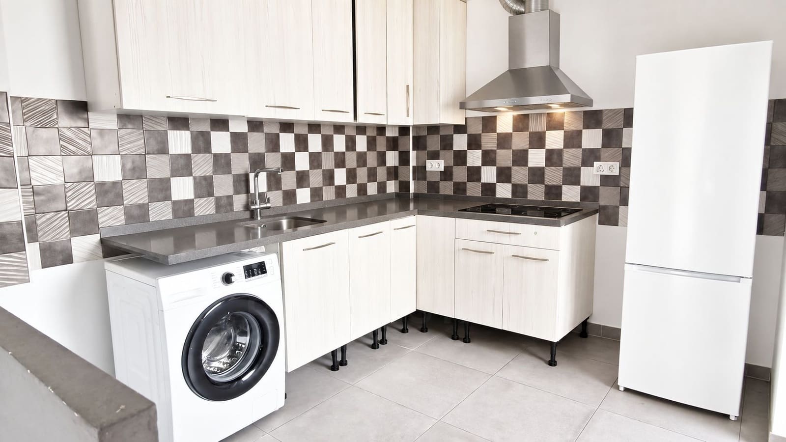 3 bedroom Apartment for sale in Alicante / Alacant city - € 165,000 (Ref: 10057892)