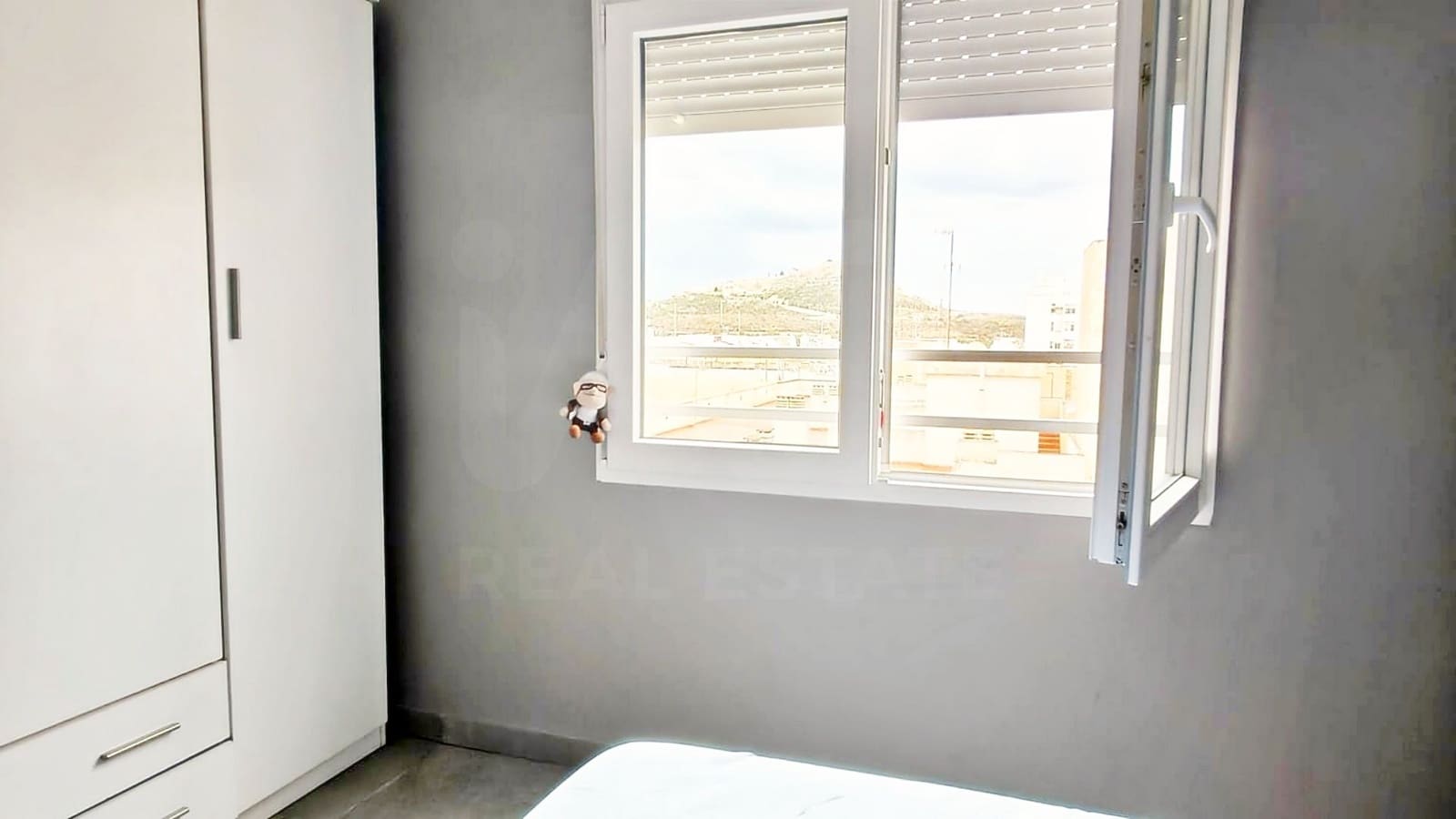 3 bedroom Apartment for sale in Alicante / Alacant city - € 165,000 (Ref: 10057892)