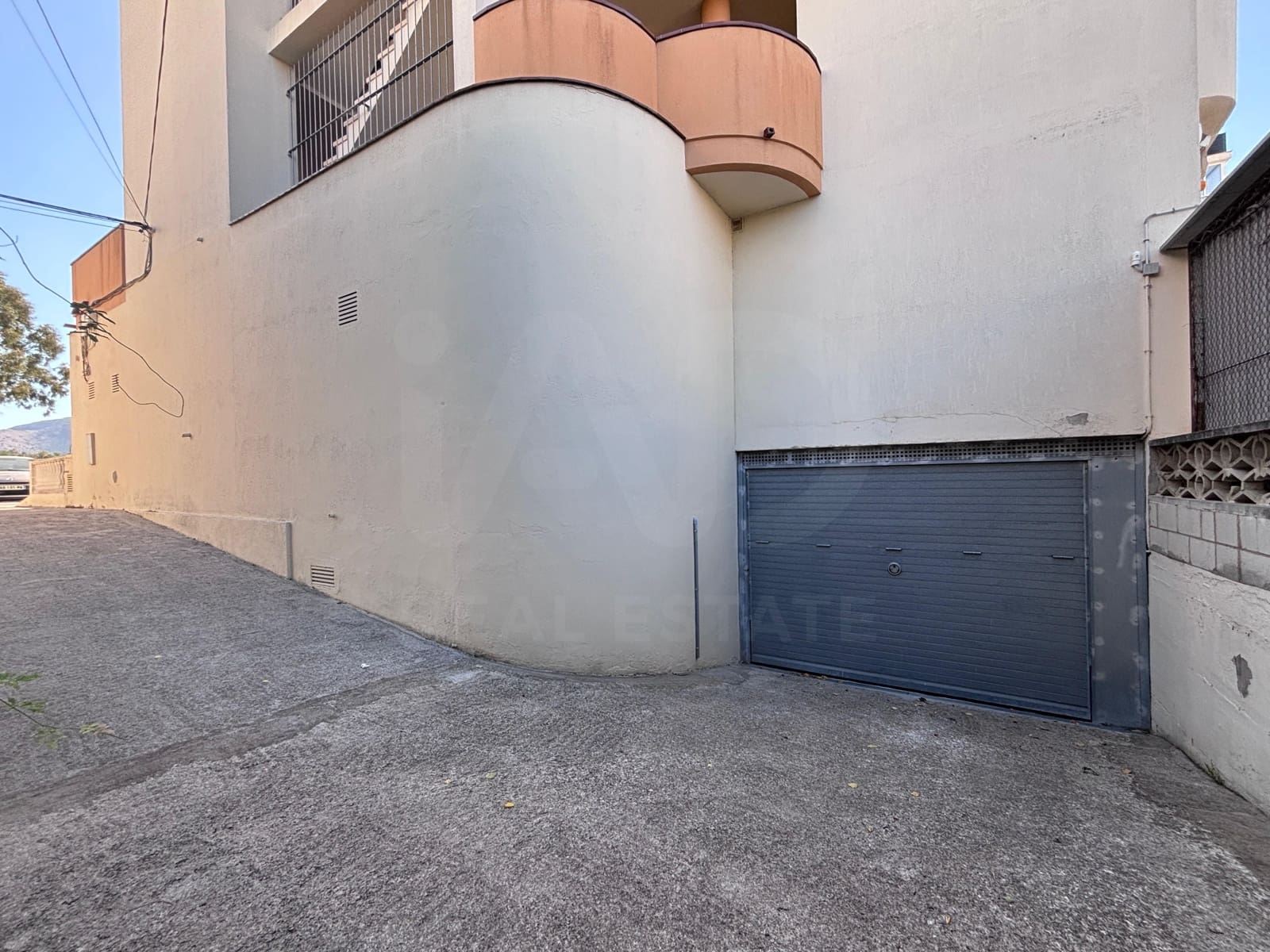 Garage til salg i Roses - € 45.000 (Ref: 10057894)