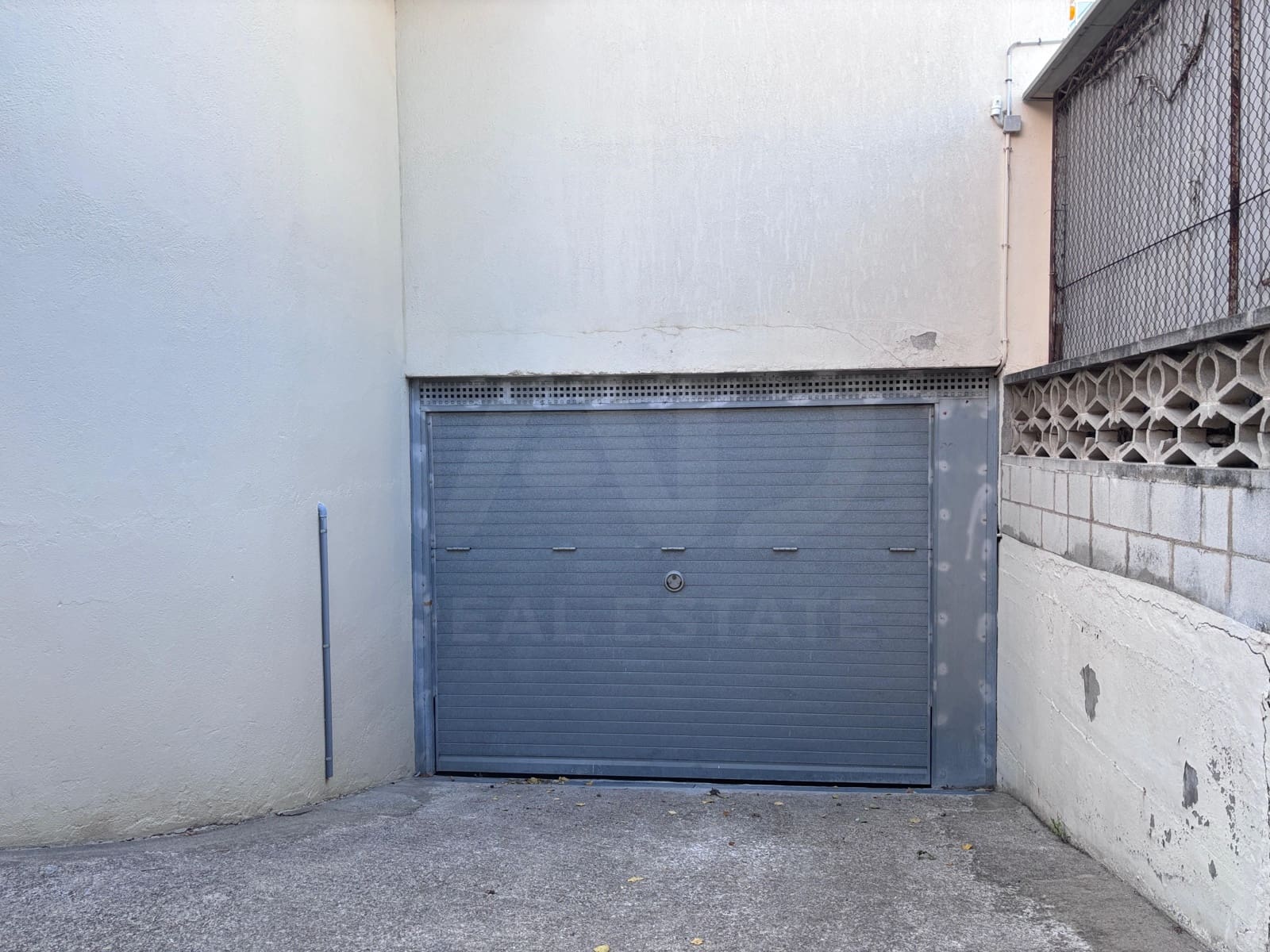 Garage til salg i Roses - € 45.000 (Ref: 10057894)