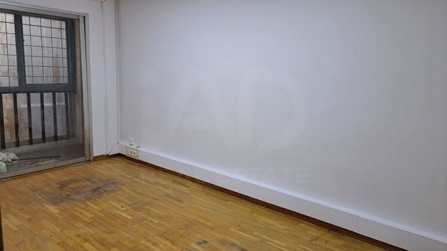 Kaupallinen myytävänä paikassa El Fort Pienc, Barcelona kaupunki - 225 000 € (Ref: 10057901)