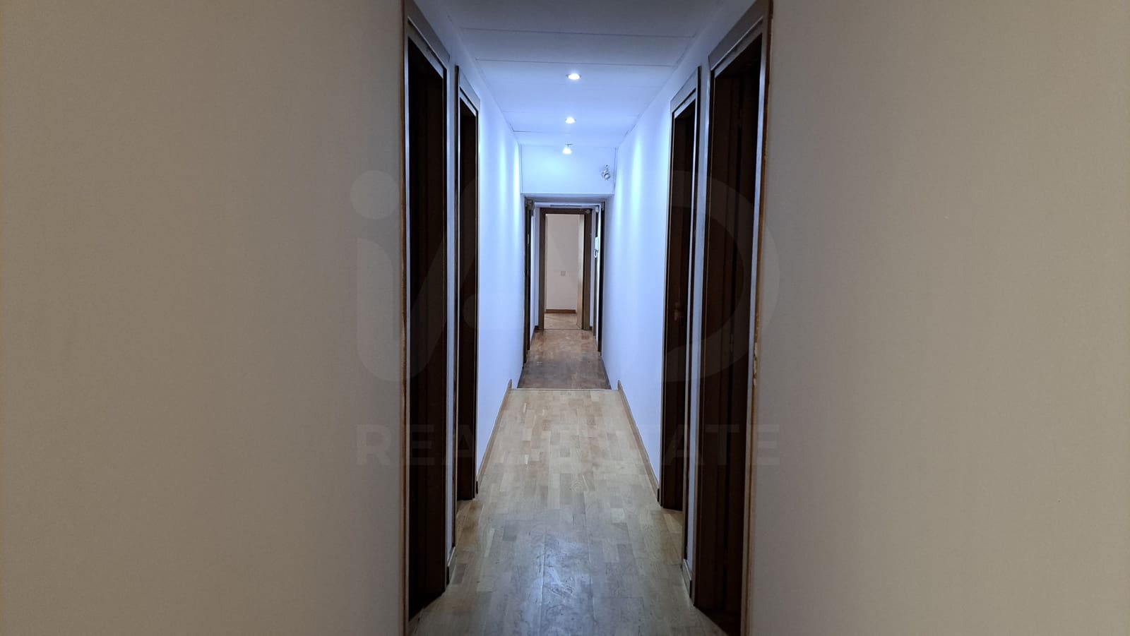 Kaupallinen myytävänä paikassa Barcelona kaupunki - 225 000 € (Ref: 10057901)