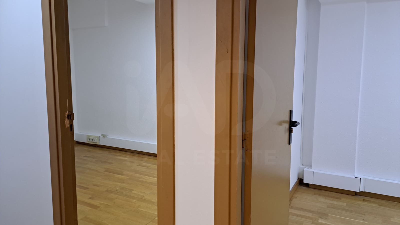 Kaupallinen myytävänä paikassa Barcelona kaupunki - 225 000 € (Ref: 10057901)