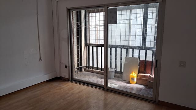 Kaupallinen myytävänä paikassa El Fort Pienc, Barcelona kaupunki - 225 000 € (Ref: 10057901)