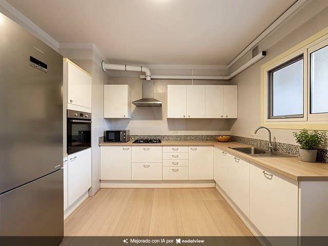 3 soverom Leilighet til salgs i La Vila Olímpica del Poblenou, Barcelona by - € 730 000 (Ref: 10057902)