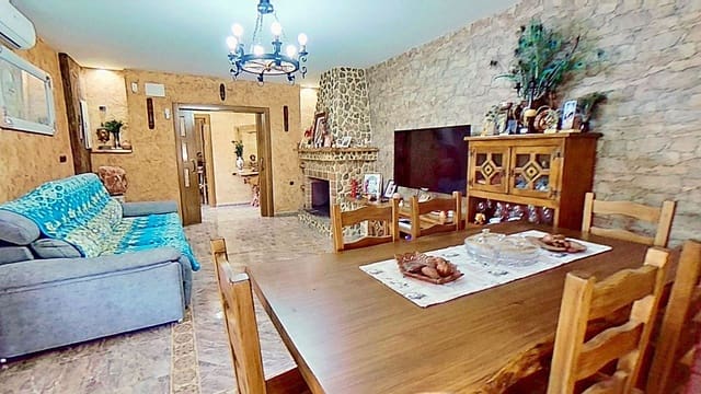 4 bedroom Villa for sale in Cox with pool - € 345,000 (Ref: 10059193)
