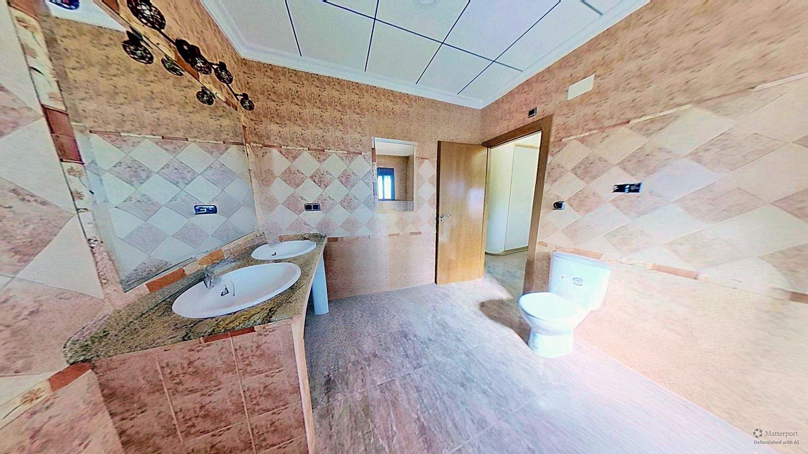 4 bedroom Villa for sale in Cox with pool - € 345,000 (Ref: 10059193)