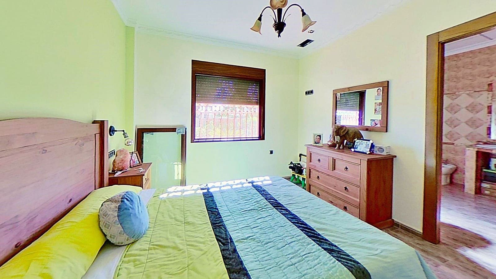 4 bedroom Villa for sale in Cox with pool - € 345,000 (Ref: 10059193)