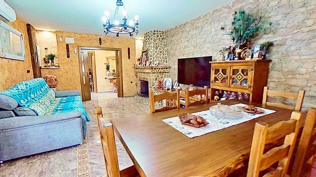 4 bedroom Villa for sale in Cox with pool - € 345,000 (Ref: 10059193)