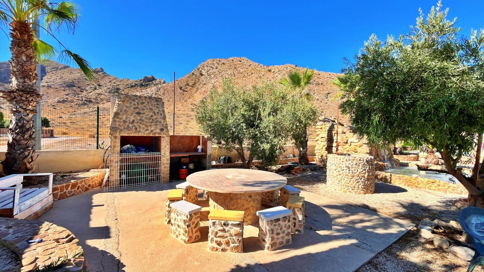 4 bedroom Villa for sale in Cox with pool - € 345,000 (Ref: 10059193)
