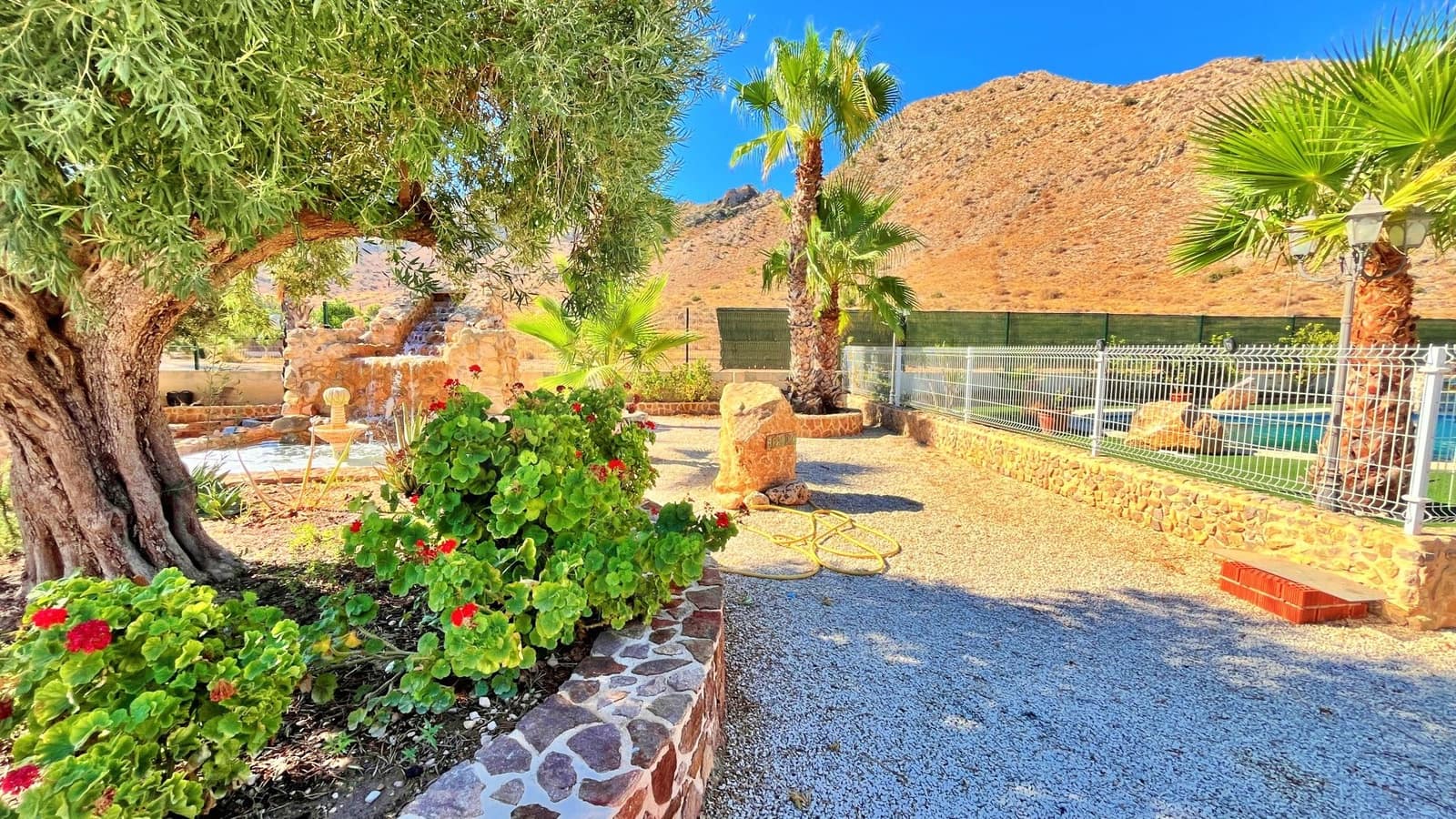 4 bedroom Villa for sale in Cox with pool - € 345,000 (Ref: 10059193)