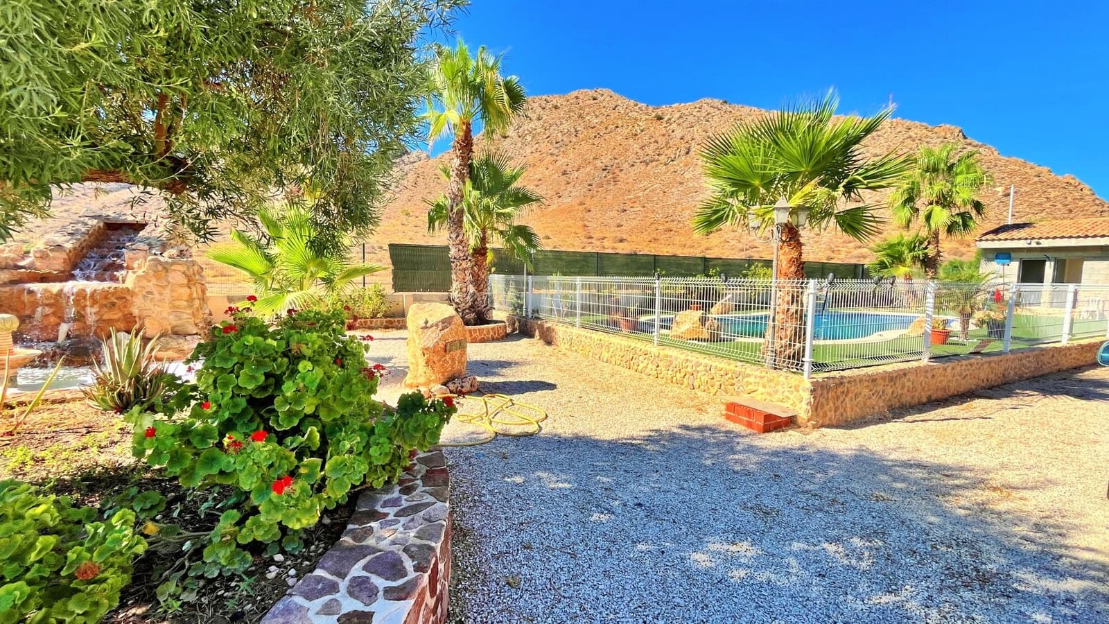 4 bedroom Villa for sale in Cox with pool - € 345,000 (Ref: 10059193)