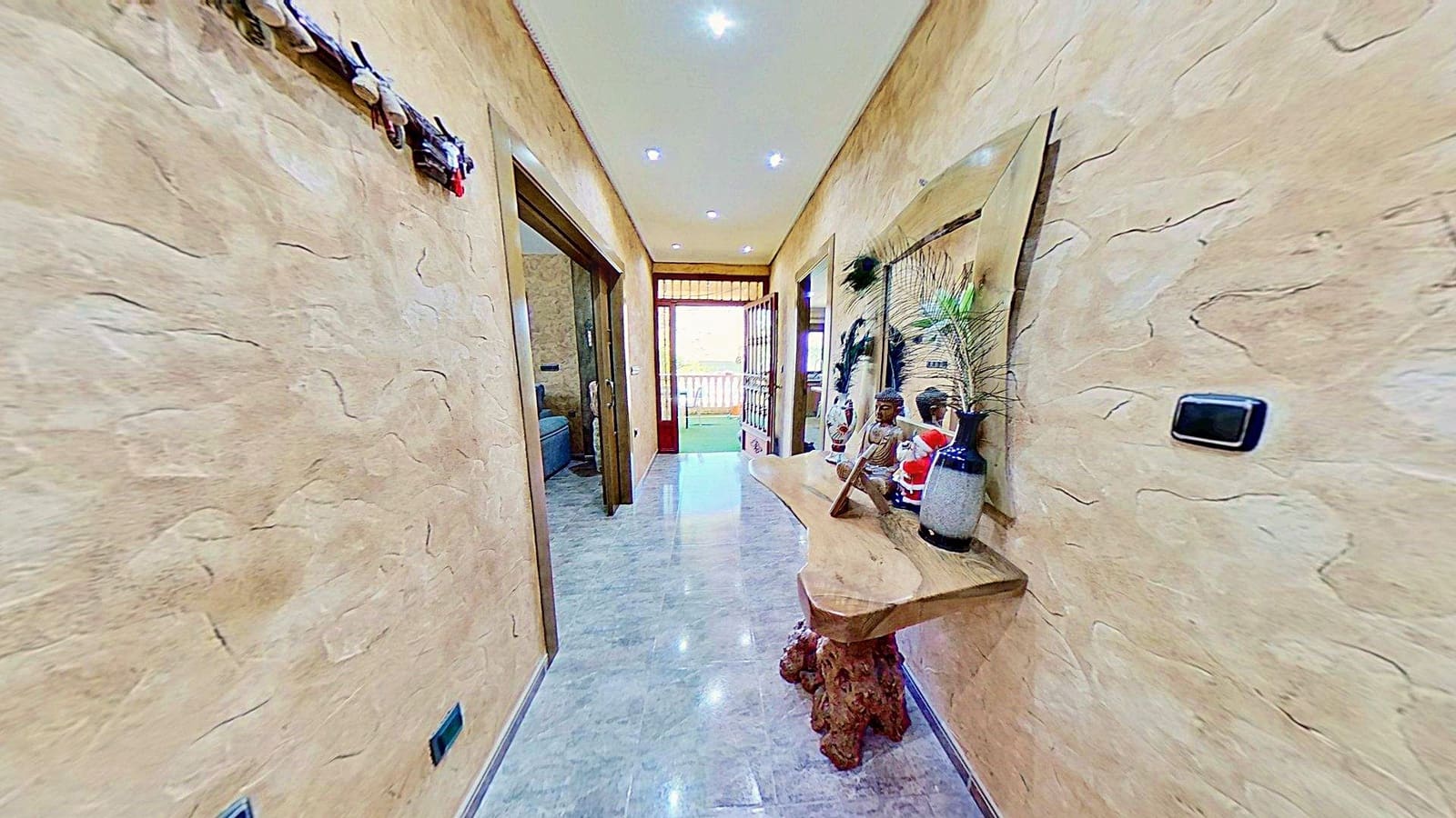 4 bedroom Villa for sale in Cox with pool - € 345,000 (Ref: 10059193)