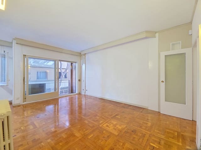 Apartamento de 3 habitaciones en Barcelona ciudad en venta con garaje - 580.000 € (Ref: 10060679)