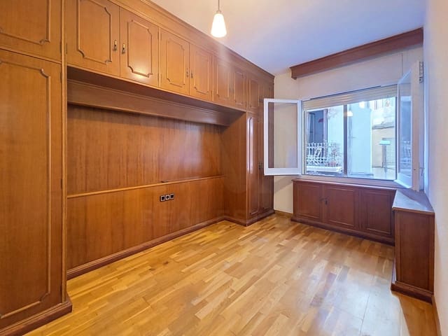 Apartamento de 3 habitaciones en Barcelona ciudad en venta con garaje - 580.000 € (Ref: 10060679)