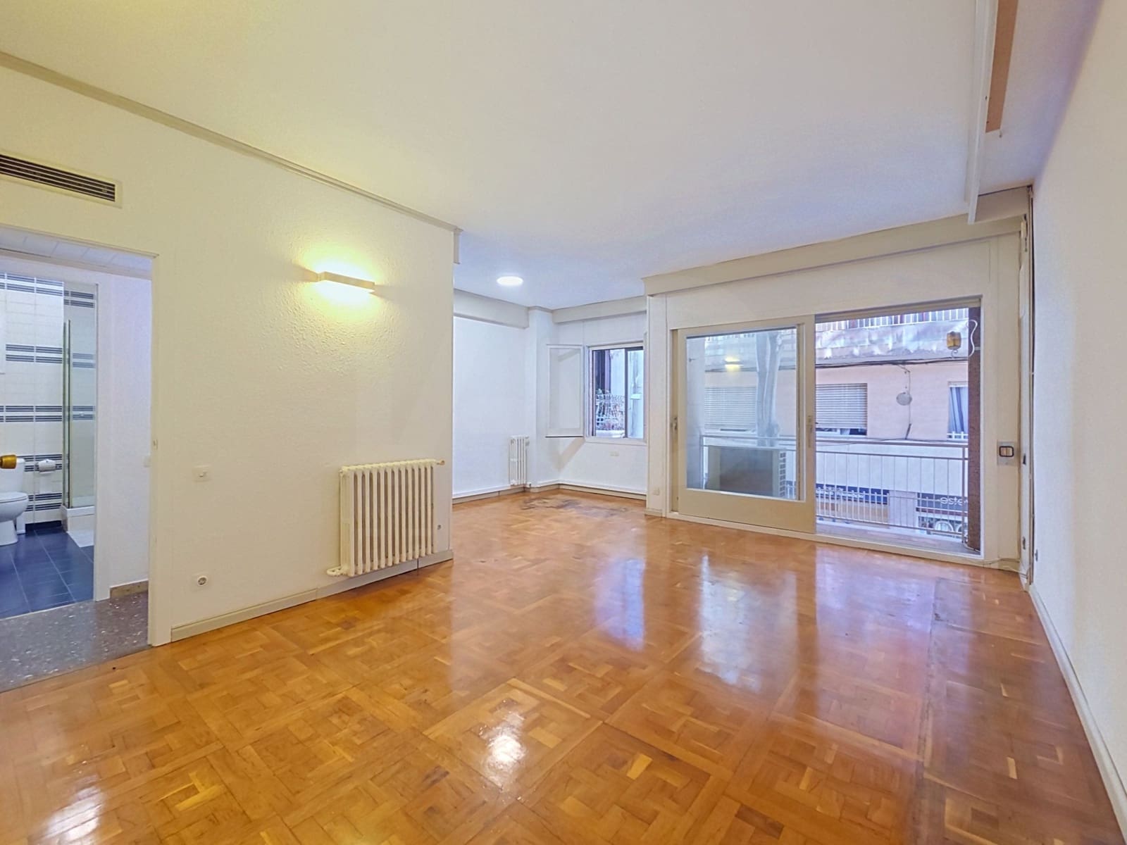 Apartamento de 3 habitaciones en Barcelona ciudad en venta con garaje - 580.000 € (Ref: 10060679)