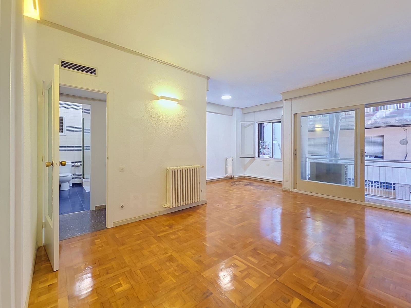 Apartamento de 3 habitaciones en Barcelona ciudad en venta con garaje - 580.000 € (Ref: 10060679)
