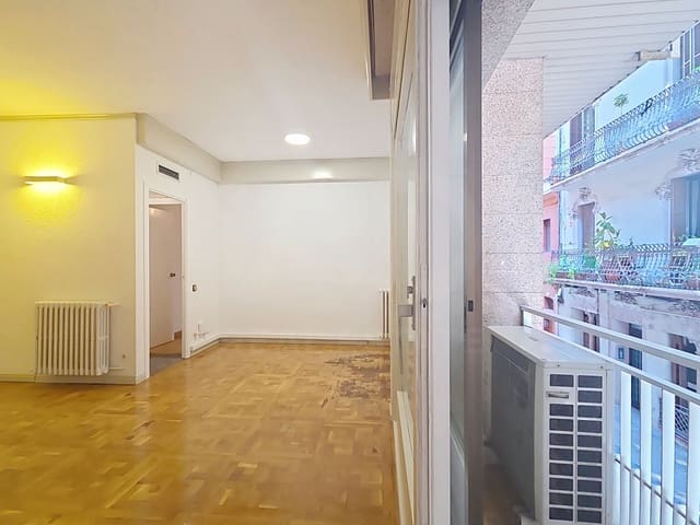 Apartamento de 3 habitaciones en Barcelona ciudad en venta con garaje - 580.000 € (Ref: 10060679)