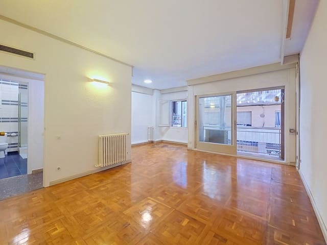 3 soveværelse Lejlighed til salg i Barcelona by med garage - € 580.000 (Ref: 10060679)