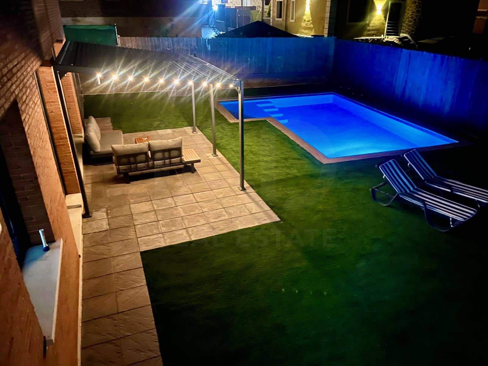4 soveværelse Byhus til salg i Chiloeches med swimmingpool garage - € 420.000 (Ref: 10061105)