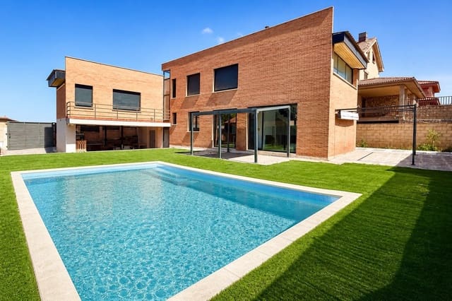 4 soveværelse Byhus til salg i El Mapa, Chiloeches med swimmingpool garage - € 420.000 (Ref: 10061105)