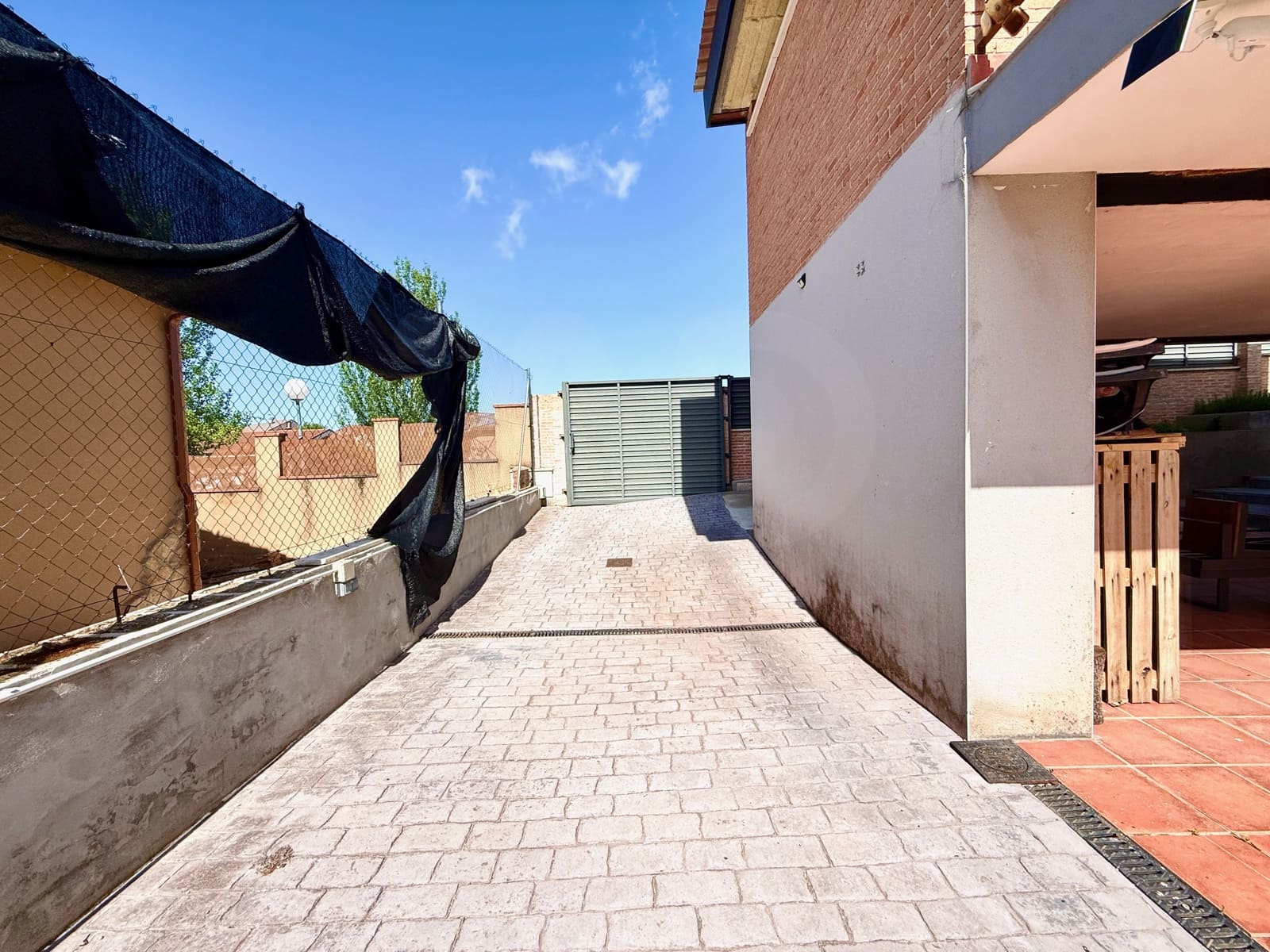 4 soveværelse Byhus til salg i Chiloeches med swimmingpool garage - € 420.000 (Ref: 10061105)