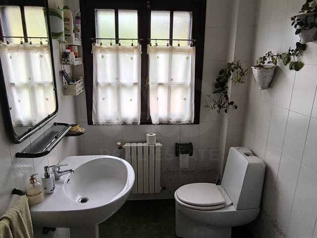 5 soveværelse Villa til salg i Pontedeume med swimmingpool garage - € 525.000 (Ref: 10061110)