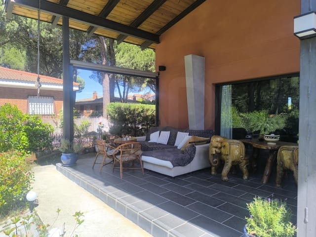 Chalet de 4 habitaciones en Medina del Campo en venta con garaje - 340.000 € (Ref: 10061111)