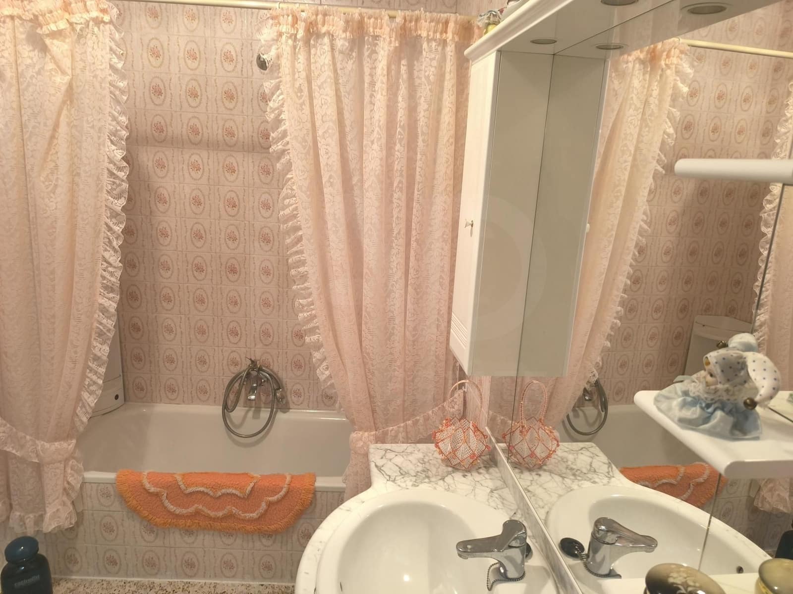 Casa de 6 habitaciones en Nava del Rey en venta con garaje - 132.900 € (Ref: 10061117)