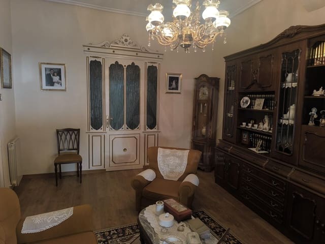 Casa de 6 habitaciones en Nava del Rey en venta con garaje - 132.900 € (Ref: 10061117)