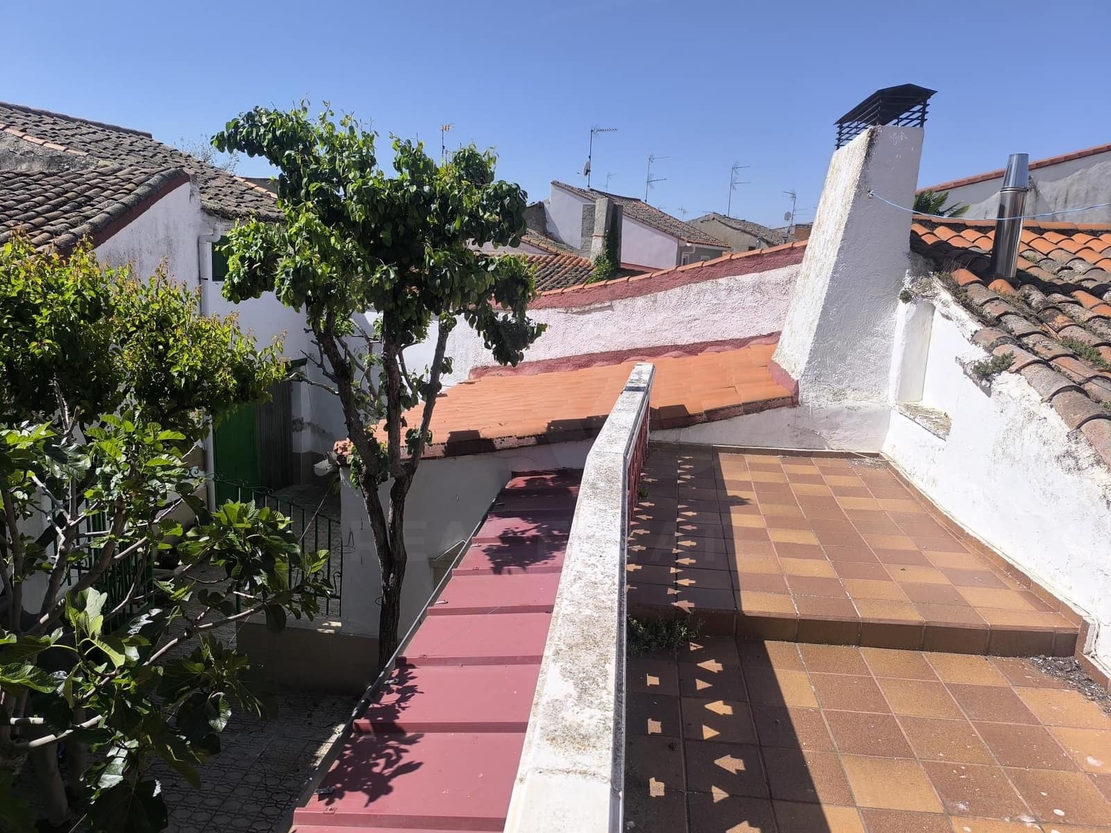 Casa de 6 habitaciones en Nava del Rey en venta con garaje - 132.900 € (Ref: 10061117)