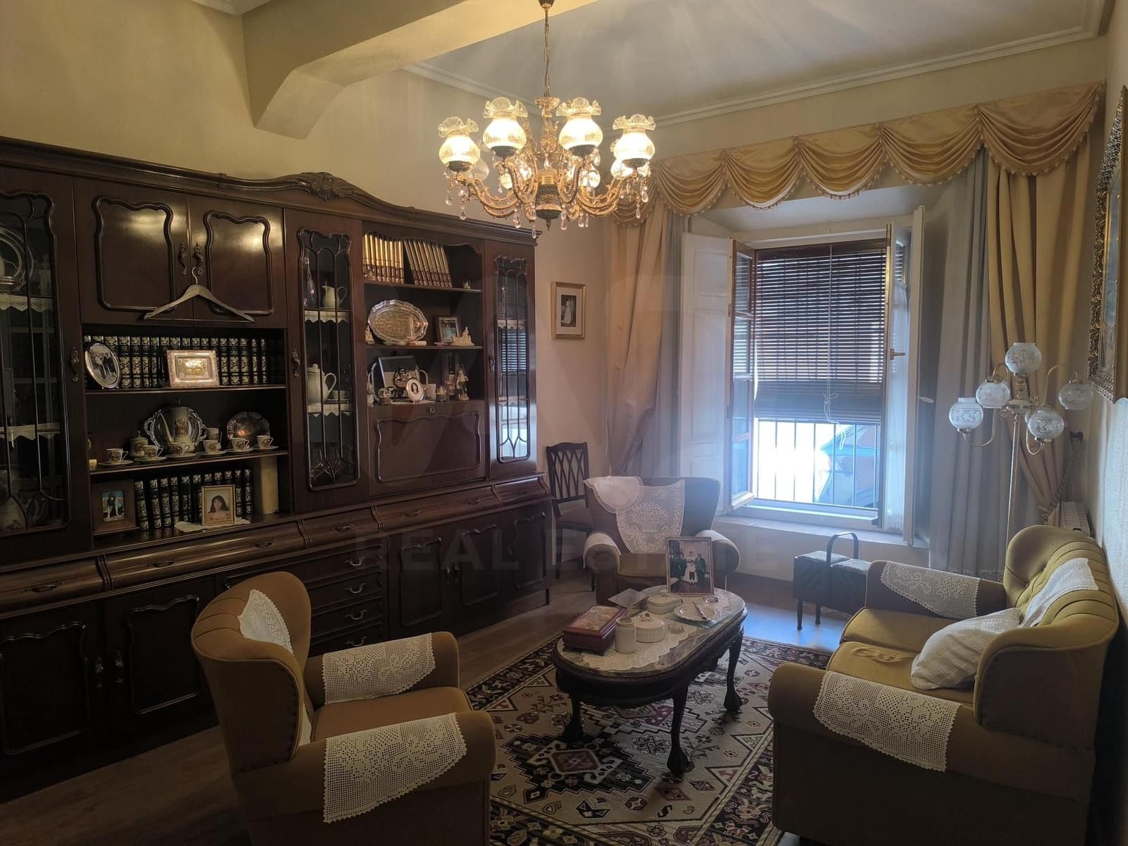 Casa de 6 habitaciones en Nava del Rey en venta con garaje - 132.900 € (Ref: 10061117)