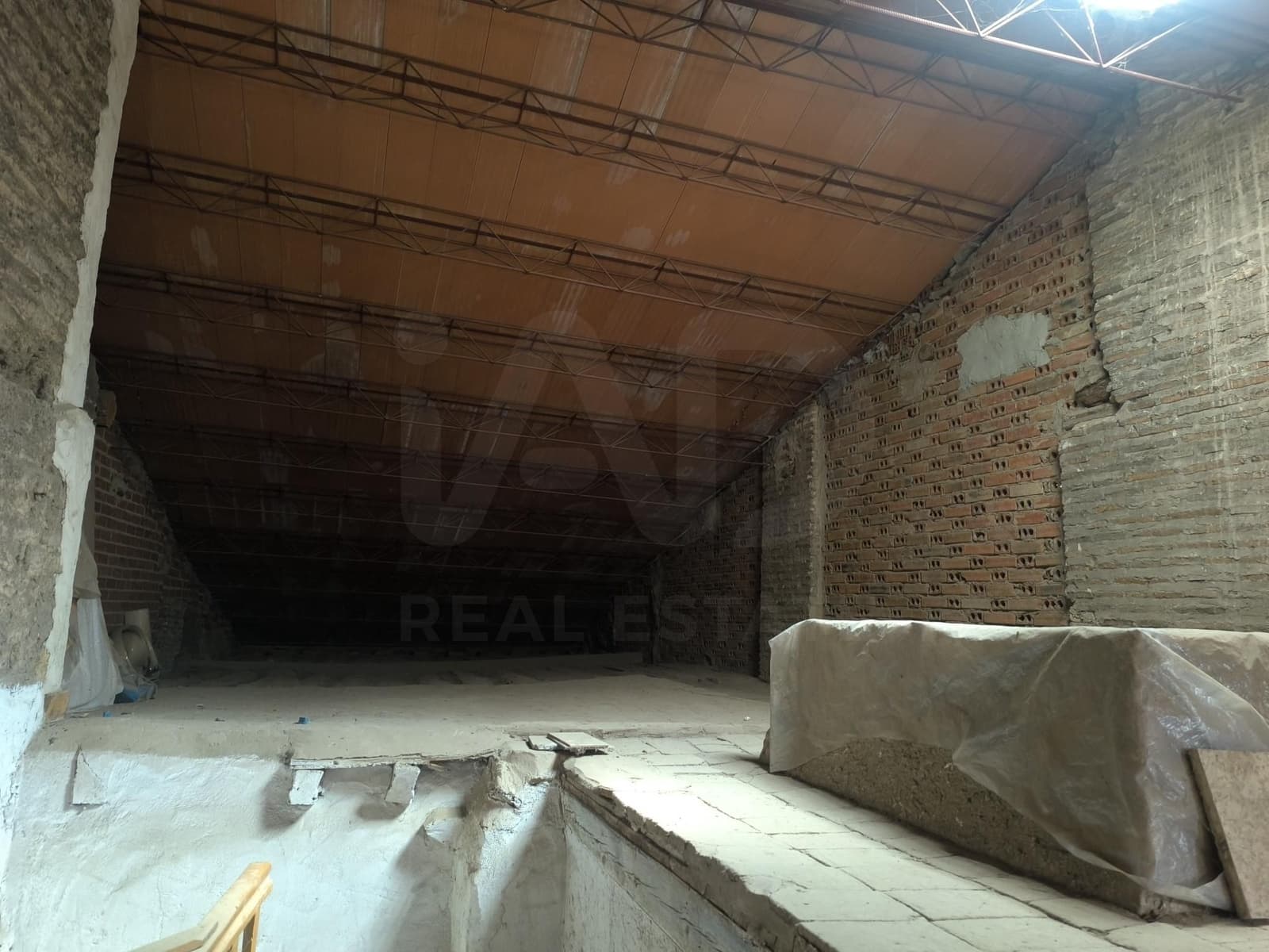 Casa de 6 habitaciones en Nava del Rey en venta con garaje - 132.900 € (Ref: 10061117)