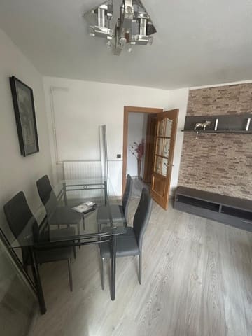 3 slaapkamer Appartement te huur in León stad - € 700 (Ref: 10061120)