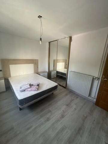 3 slaapkamer Appartement te huur in León stad - € 700 (Ref: 10061120)