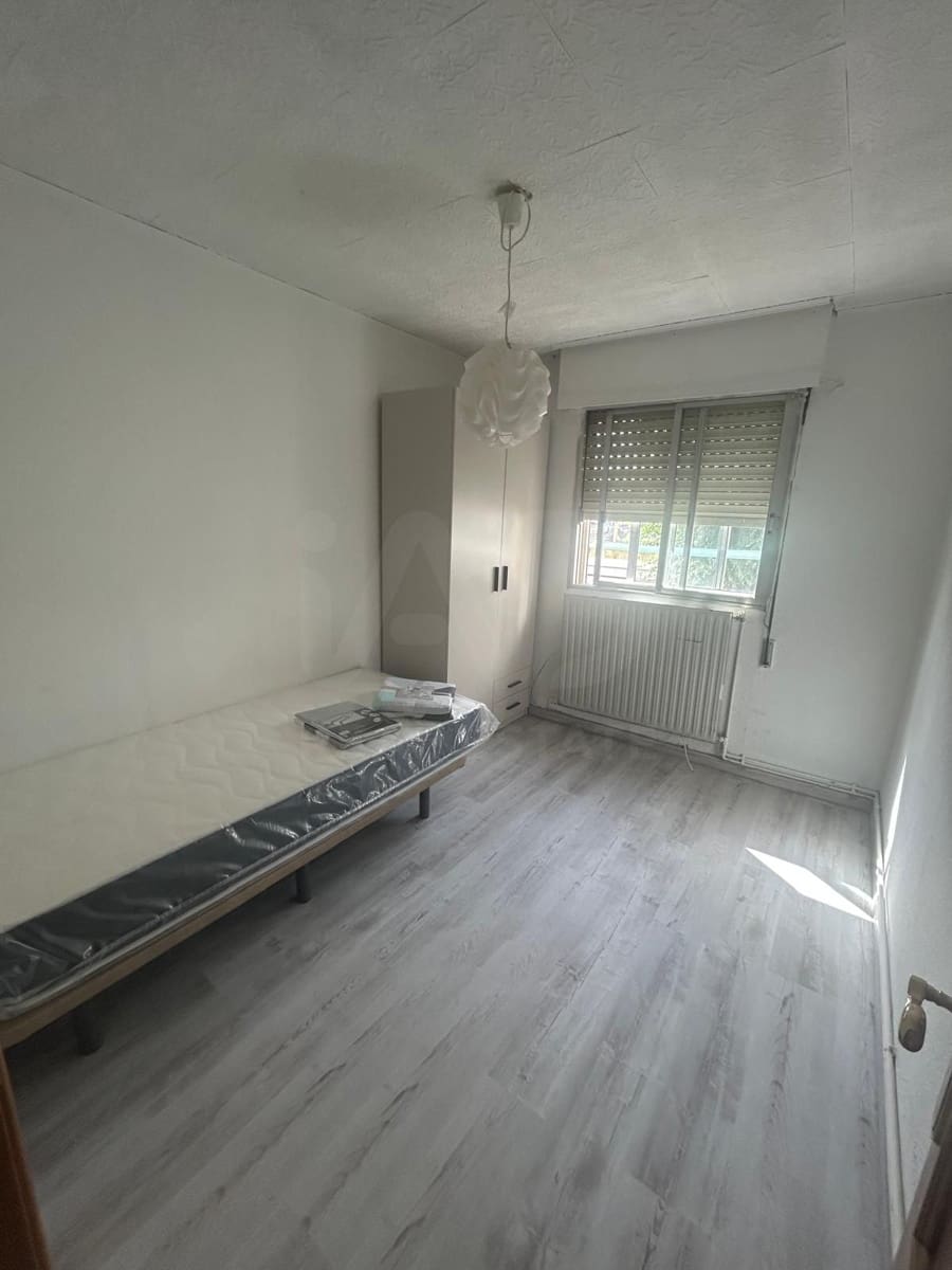 3 slaapkamer Appartement te huur in Leon stad - € 700 (Ref: 10061120)