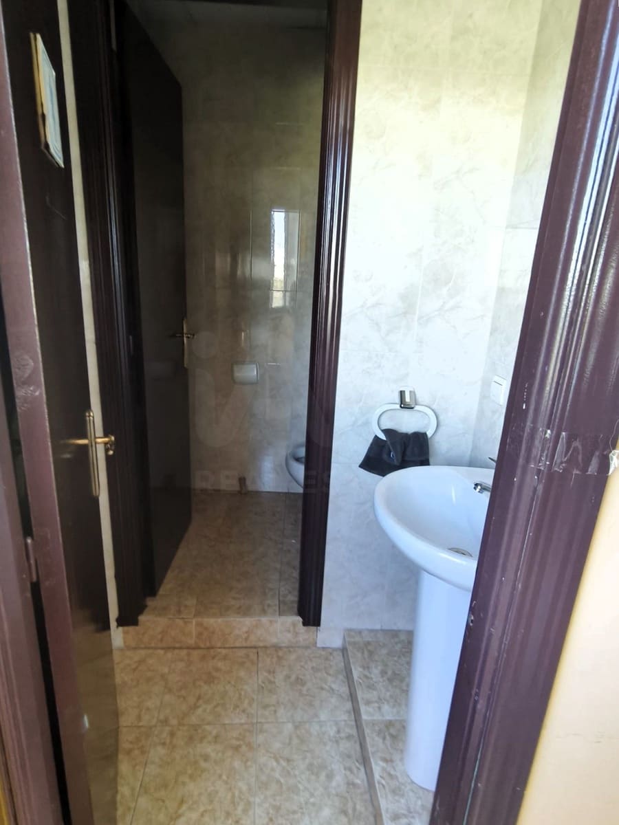 Commercial for sale in Leon city - € 365,000 (Ref: 10062064)