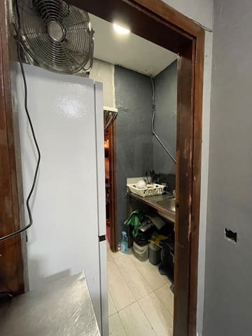 Kommersiell til salgs i Barcelona by - € 149 000 (Ref: 10062369)