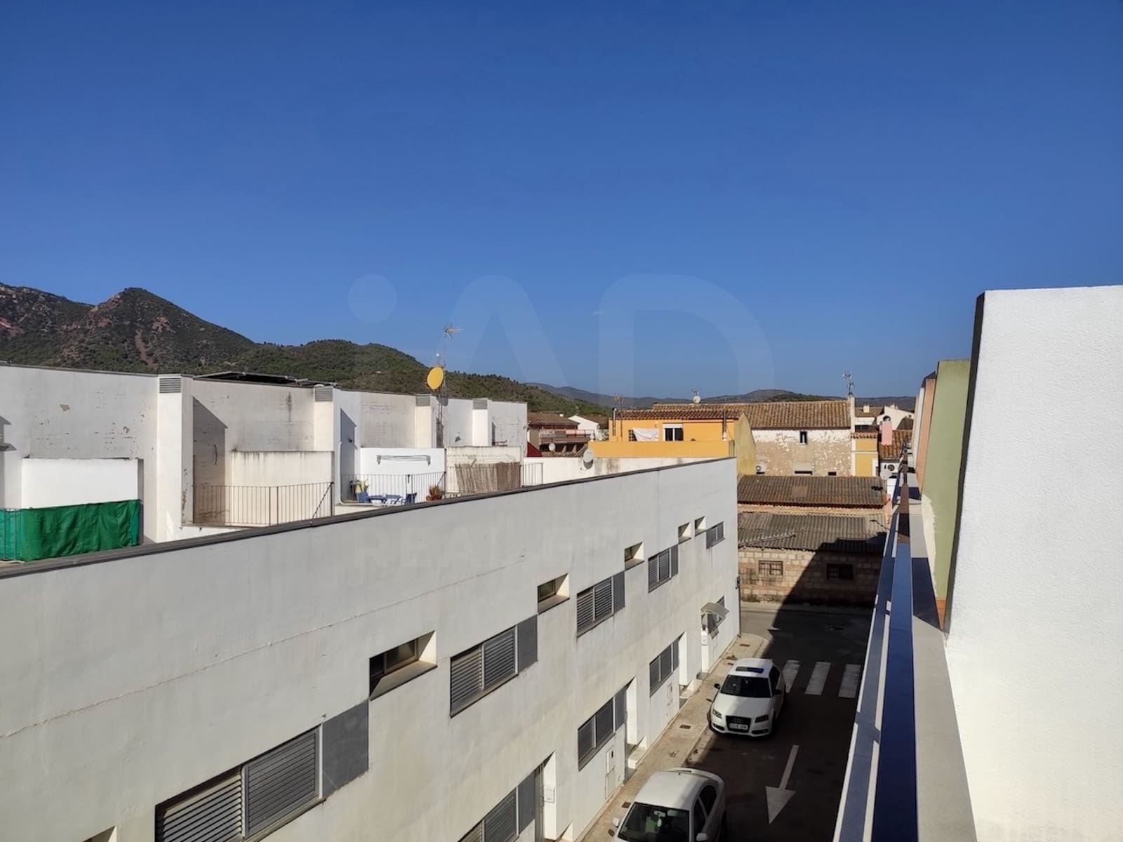 4 bedroom Villa for rent in Valencia city with garage - € 1,800 (Ref: 10062786)