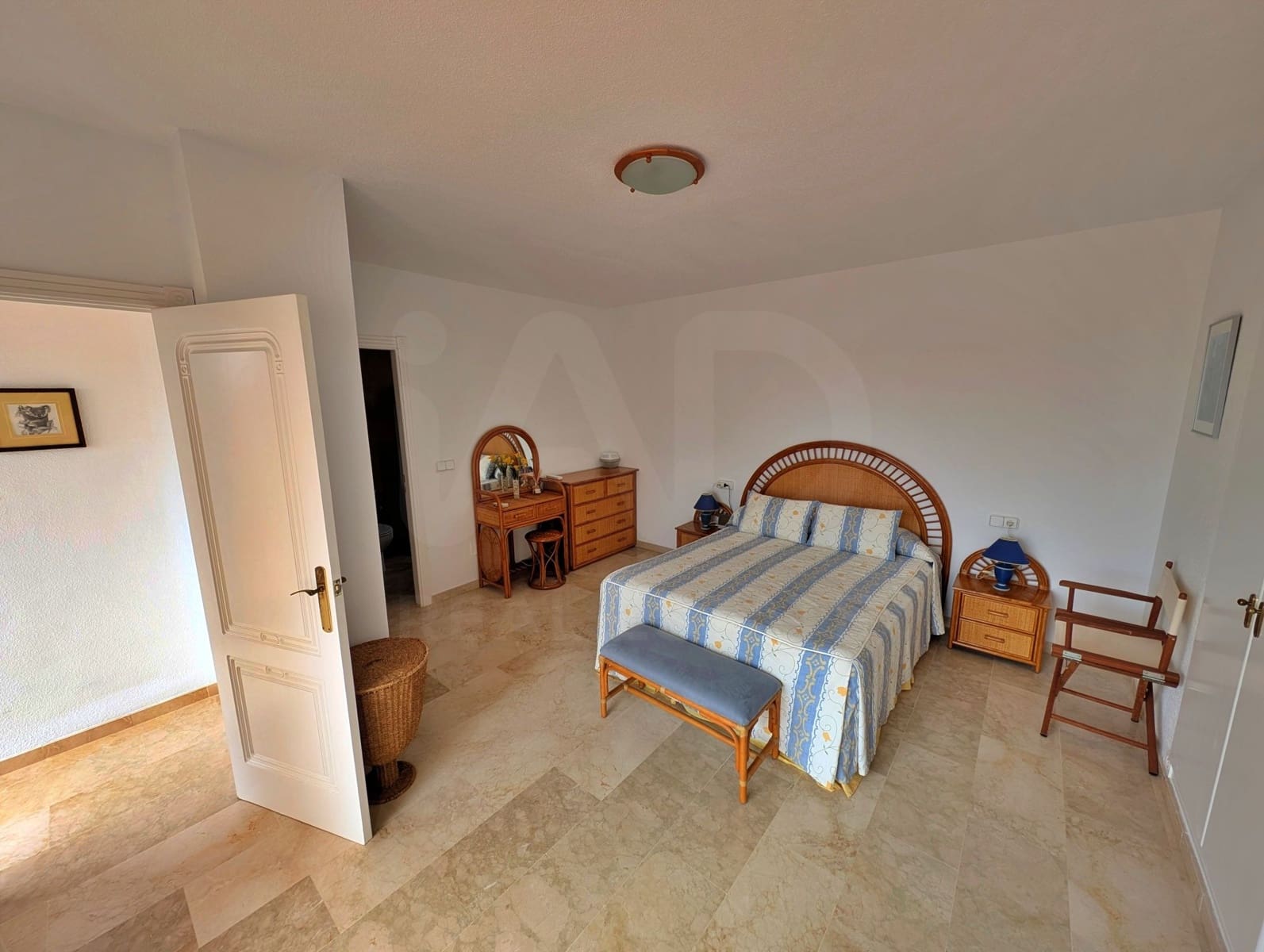 3 bedroom Apartment for sale in Alicante / Alacant city with pool garage - € 279,999 (Ref: 10062790)